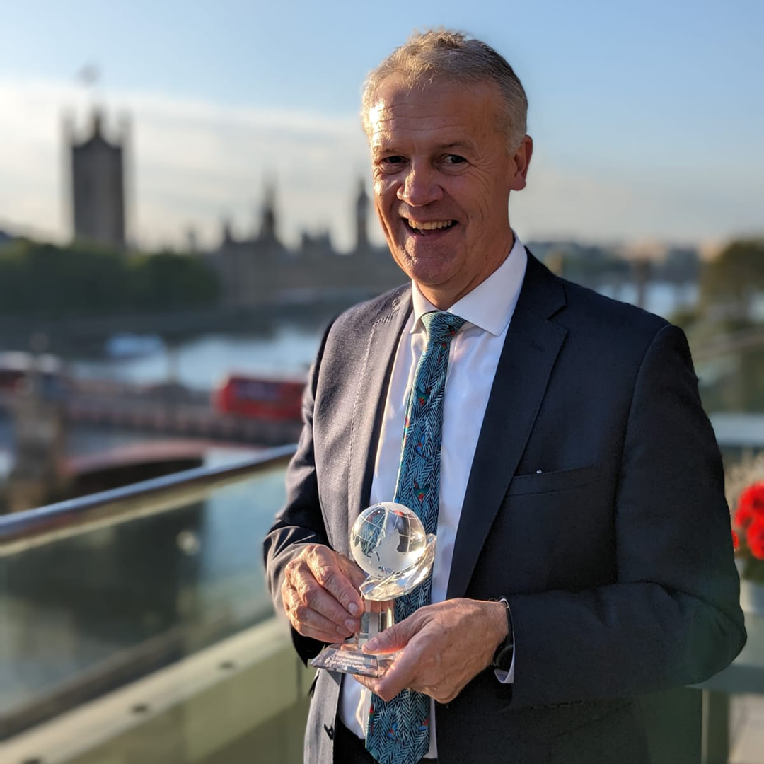 john-award-1080